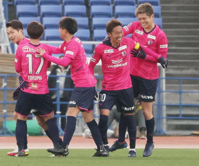 开云体育官网-广岛的联赛揭幕战: 雪景+烧酒+烤串+围观少女偶像